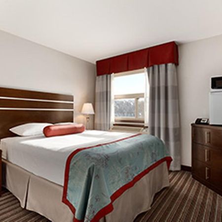 Super 8 By Wyndham Saskatoon Near Downtown Hotel Eksteriør billede