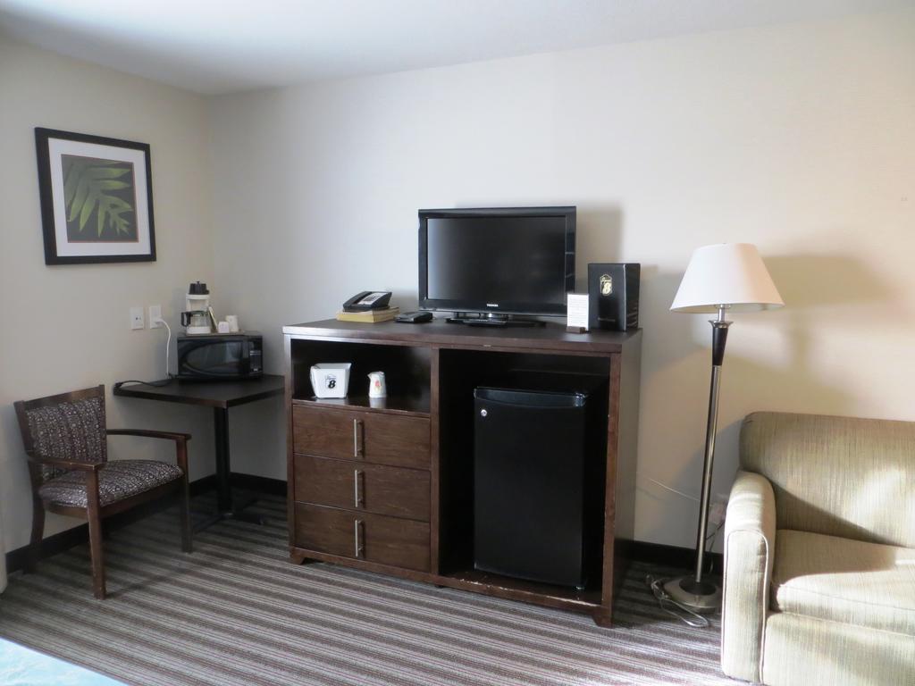 Super 8 By Wyndham Saskatoon Near Downtown Hotel Eksteriør billede