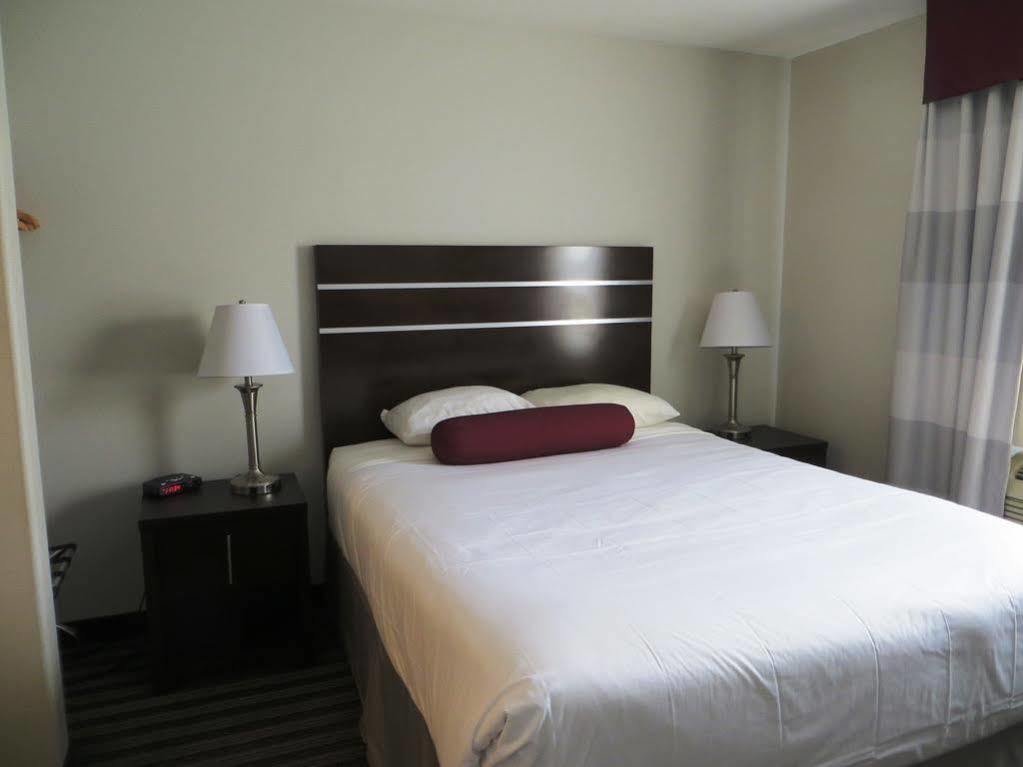 Super 8 By Wyndham Saskatoon Near Downtown Hotel Eksteriør billede