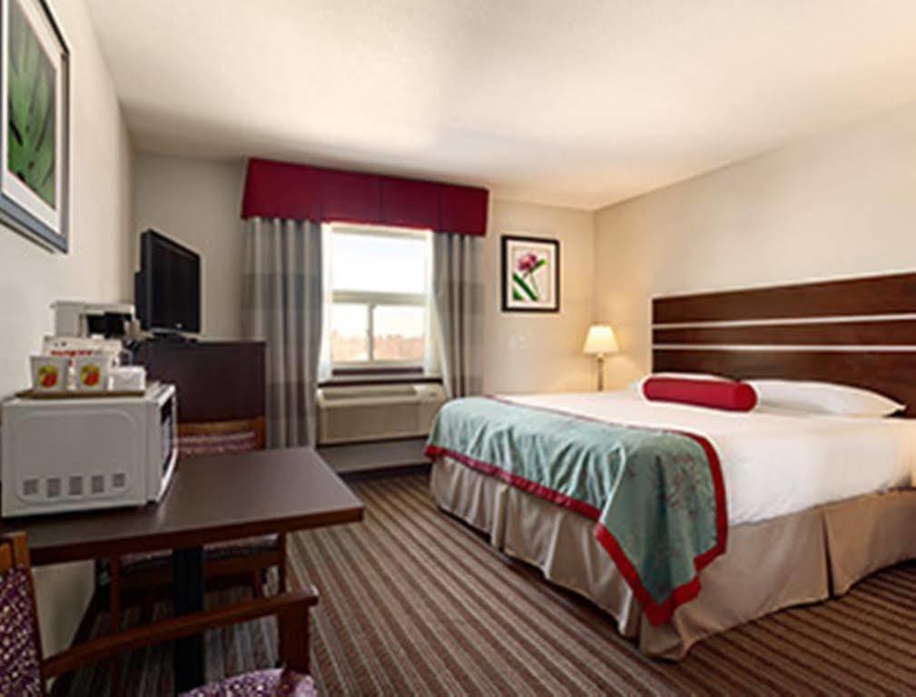 Super 8 By Wyndham Saskatoon Near Downtown Hotel Eksteriør billede